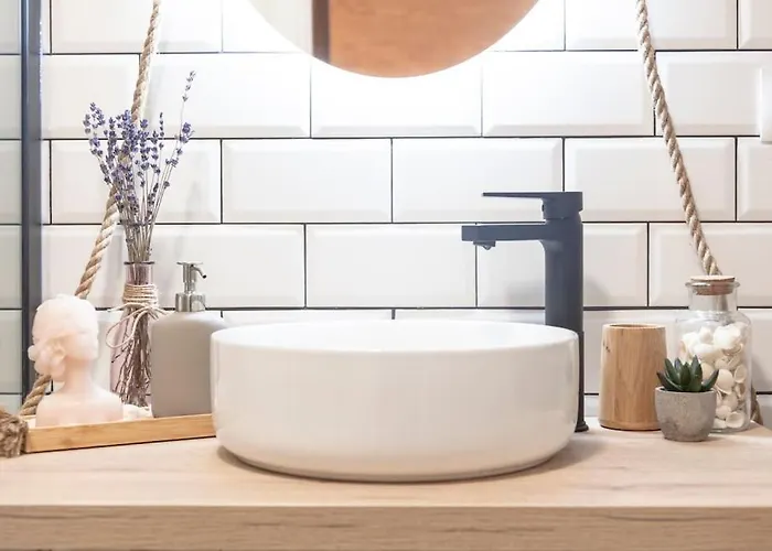 Rb - Urban Loft Retreat, Comfort & Good Location شقة *