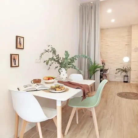 Rb - Urban Loft Retreat, Comfort & Good Location Apartment *