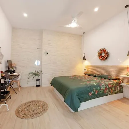 Apartment Rb - Urban Loft Retreat, Comfort & Good Location
